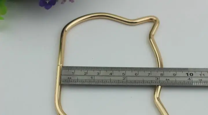 (10 шт./лот) кожаные сумочки с металлическим покрытием и котенком ручка для