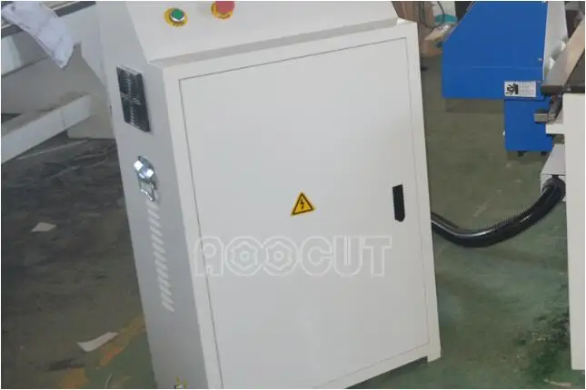 Конкурентоспособная цена Aoocut 9015 3-осевой фрезерный станок для резки дерева с