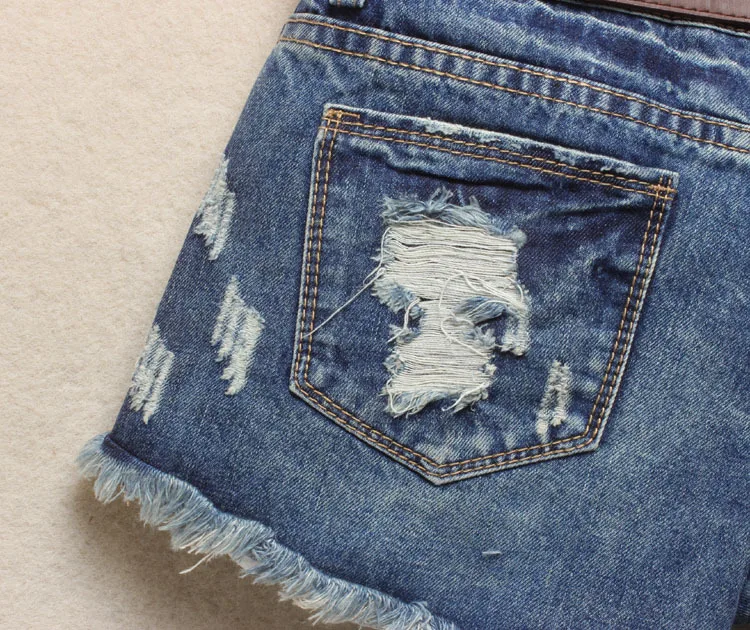 Летние женские джинсы с низкой талией светло синие заклепками в стиле панк 2017|women