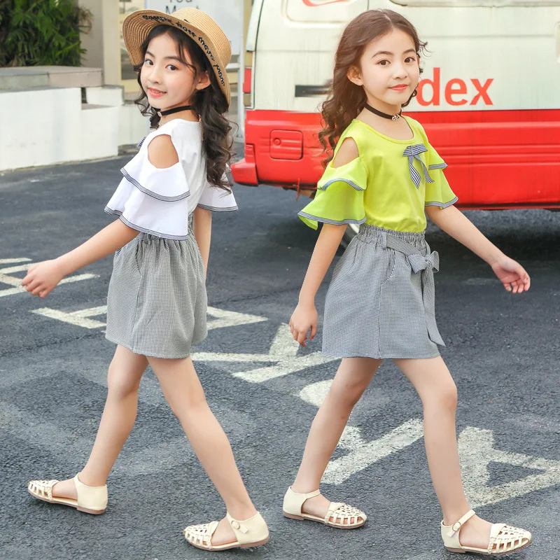 Костюм летний для девочек-подростков топ с открытыми плечами и шорты на возраст