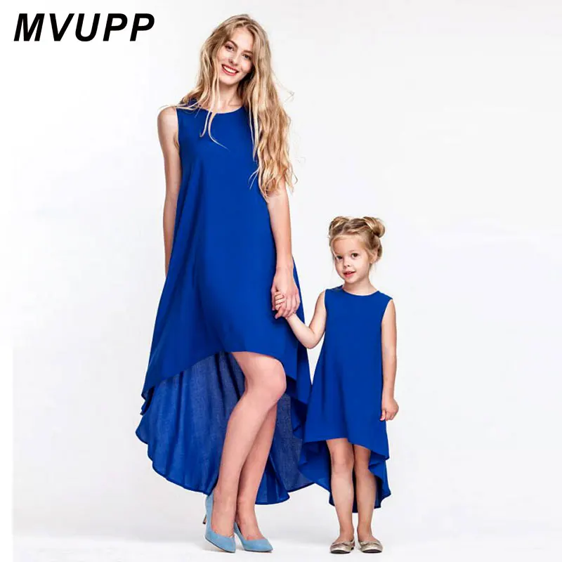 MVUPP платья для мамы и дочки одинаковые комплекты для семьи Однотонная синяя одежда для маленьких девочек с вырезом лодочкой и длиной до щиколотки «Мама и я»
