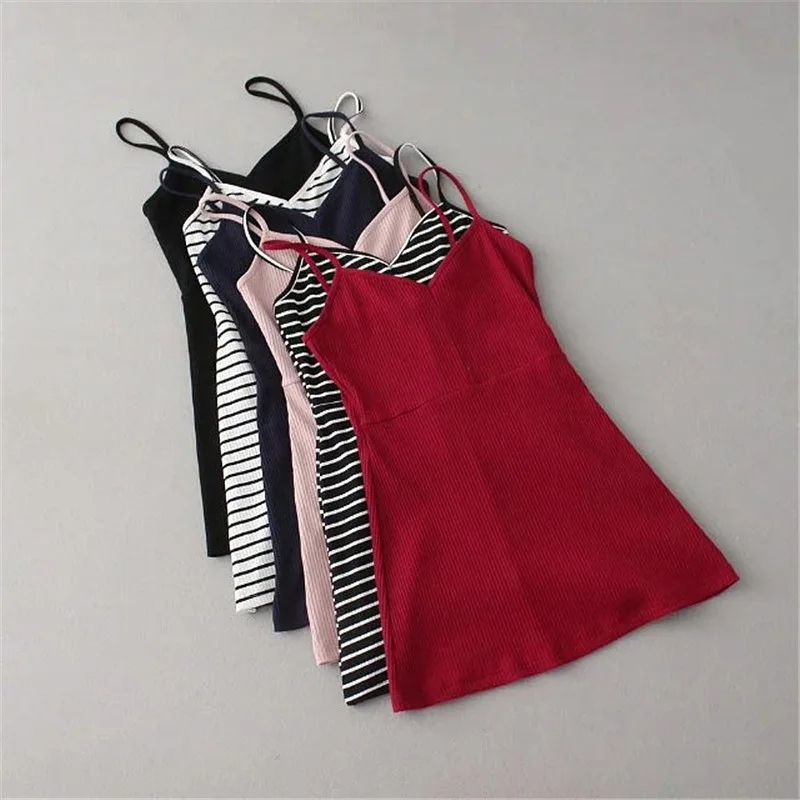 Летнее облегающее платье без рукавов с V образным вырезом и открытой спиной