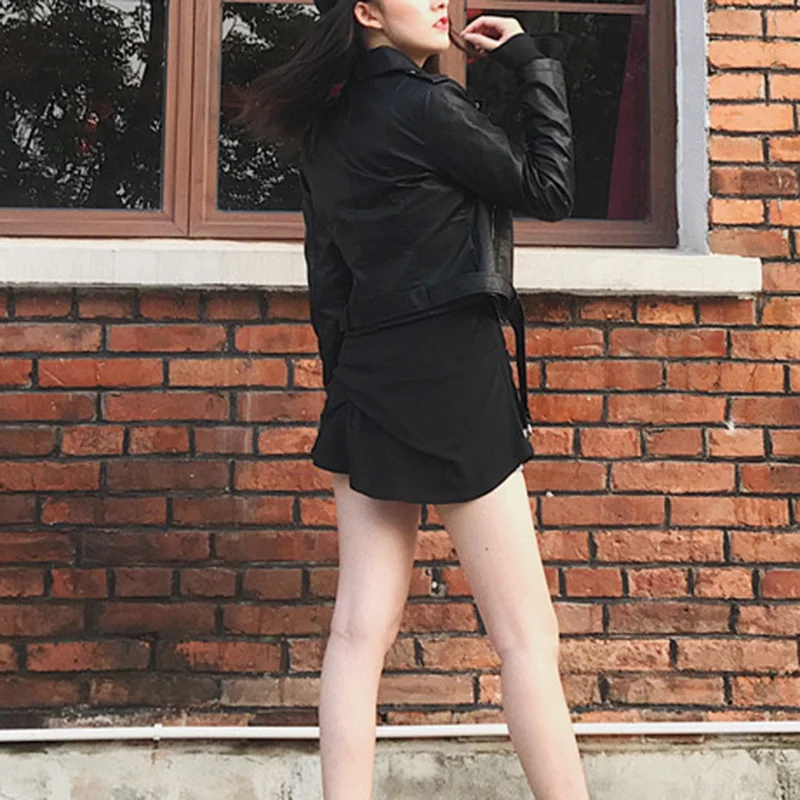 Элегантная кожаная куртка на весну и осень новинка 2019 женское короткое черно