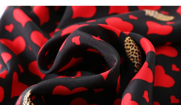 Женское мини-платье из 100% натурального шелка креп с принтом красных сердец