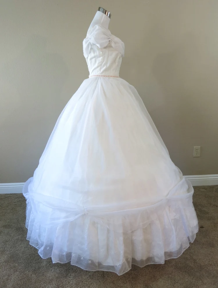 Белое шифоновое розовое платье с отделкой костюм гражданской войны атласное