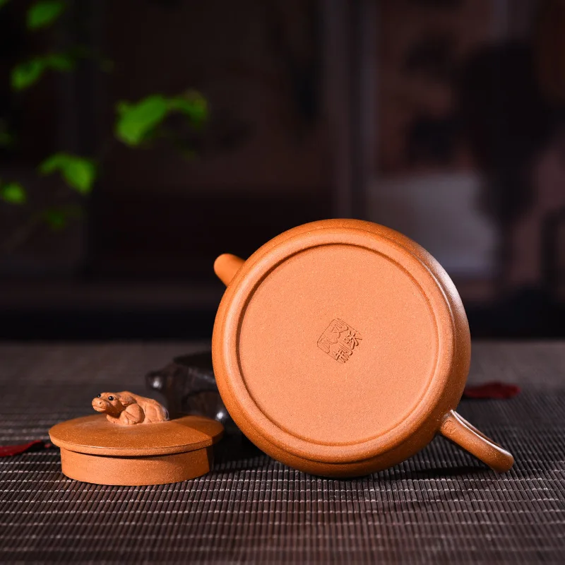 

Yixing Purple Sand Pot Famous Artists Purely Hand-made Raw Mine Downhill Mud Cattle Pot Kungfu Teapot Tea Set