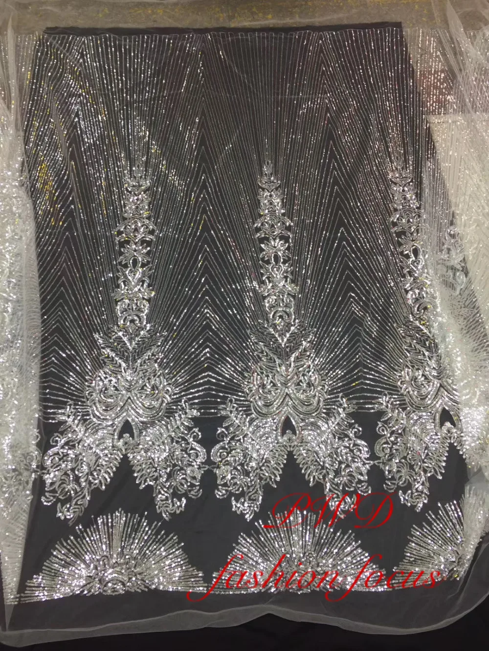 

Nigerian African Sequins Lace Fabric 2019 Embroidered Nigerian Laces Fabrics High Quality French Tulle Lace Fabric For Women