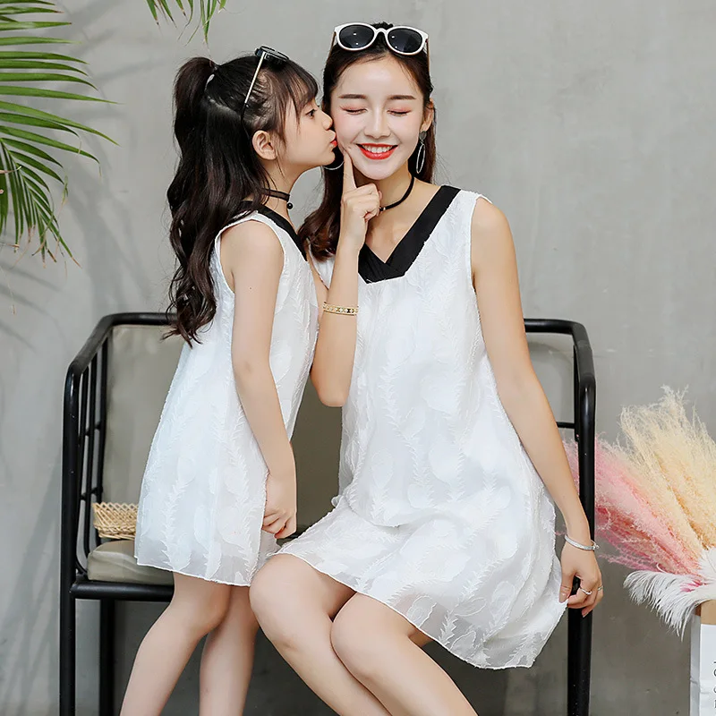 

Mother Daughter Dress Summer 2018 New Fashion Korean Sleeveless V-neck Bow Tie Vest Dress Party Dresses Family Matching Clothes