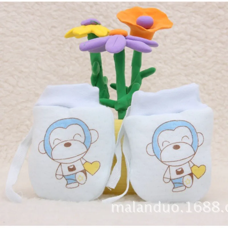 0-6 месяцев хлопковые детские теплые перчатки 2 пары варежки с мультяшным принтом