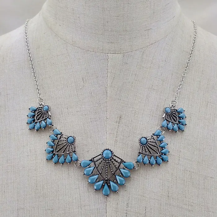 Bohemian Women Blue Resin Water Drop Hollow Out Leaf Flower Pendant necklace Antique Silver Plated Vintage Simple Necklace |