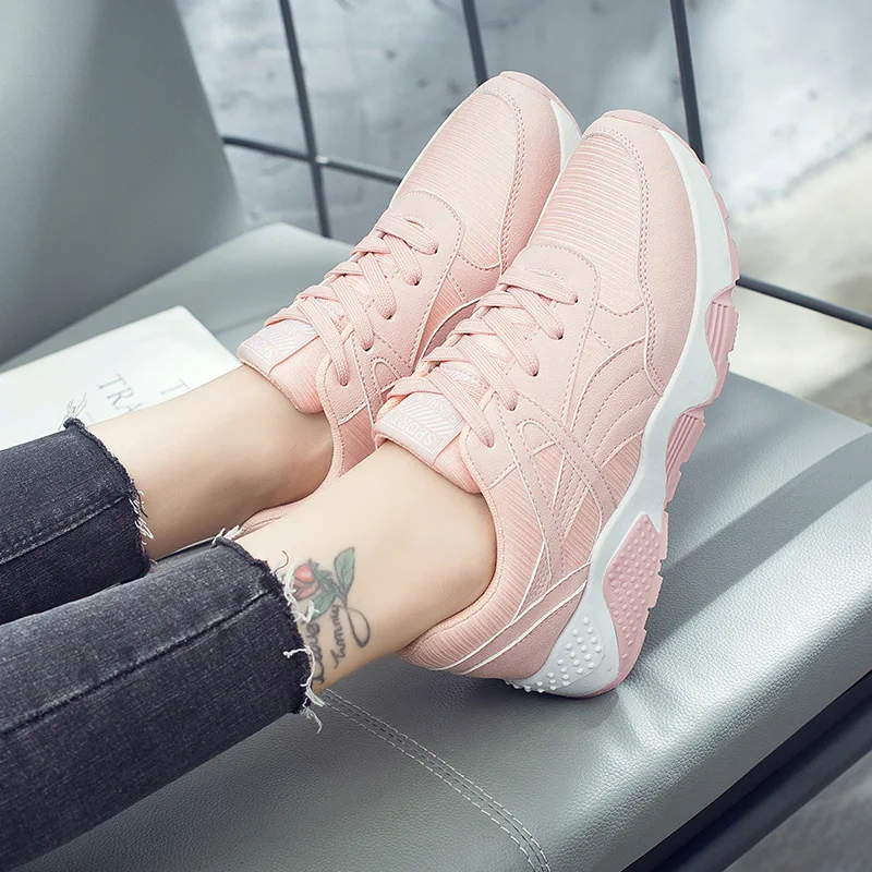 Весенние новые дизайнерские розовые кроссовки на платформе Женская обувь