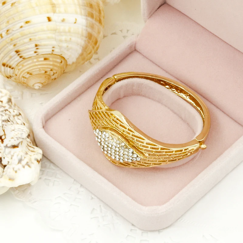 2017 CZ продаж! Новое поступление большой Цепочки и ожерелья Серьги Наборы для ухода