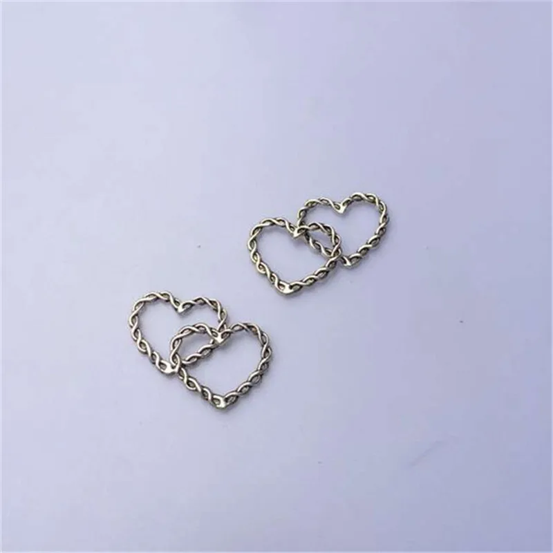 

Love Heart Shape Charm Bronze Tibetan Silver Plated Metal Wire Wrap Charms Pendants 28x33mm 10pcs T388 Lead free Nickel free