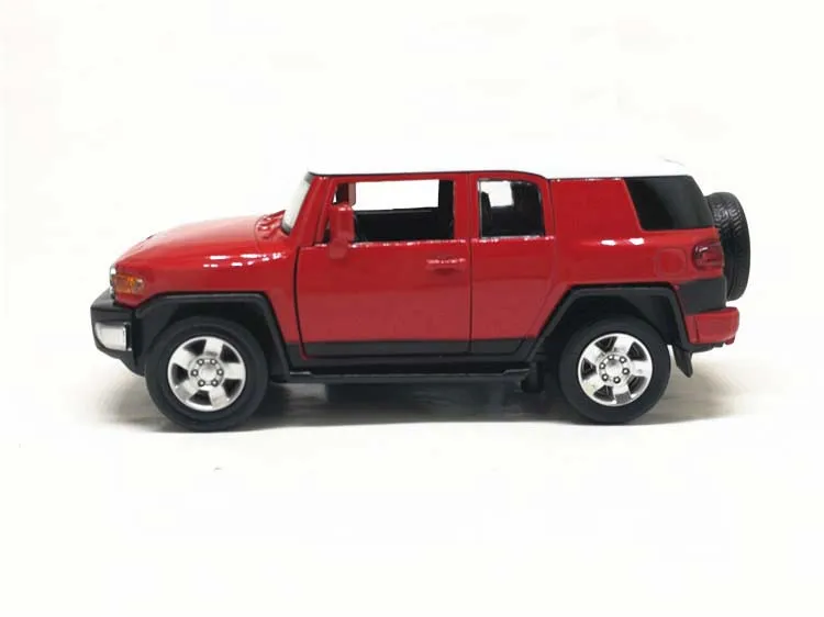 1:32 весы TOYOTA FJ Cruiser SUV литая модель металлическая игрушка модель звуковой светильник автомобиль оттягивающийся развивающие для детской коллекции подарков