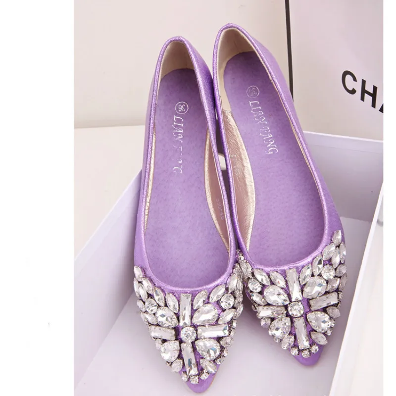 Новые летние туфли со стразами с острым носком на плоской подошве милые сандалии