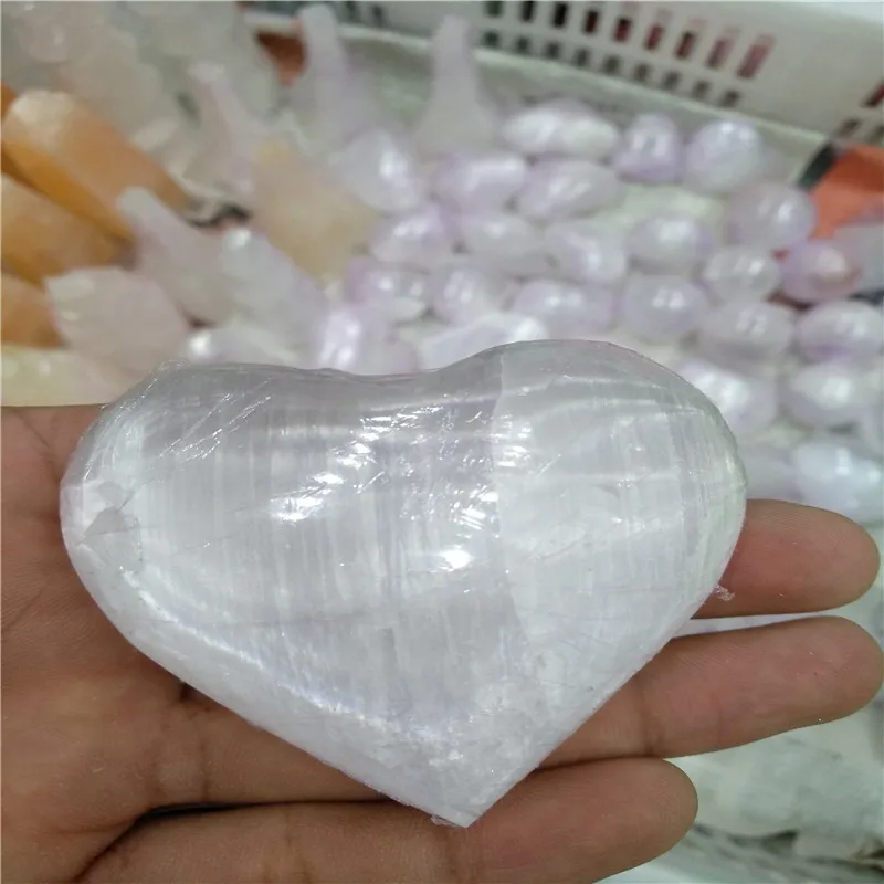 SELENITE Карманный пушистый резьба в форме сердца Исцеление Кристалл Рейки 1