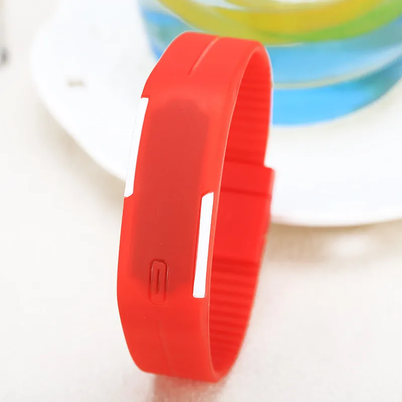 2018 конфеты цвет Мужские Женские часы силиконовые светодиодные детские Дата