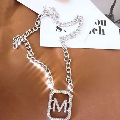 Модное ожерелье с маленькими инициалами персонализированное буквами M бижутерия