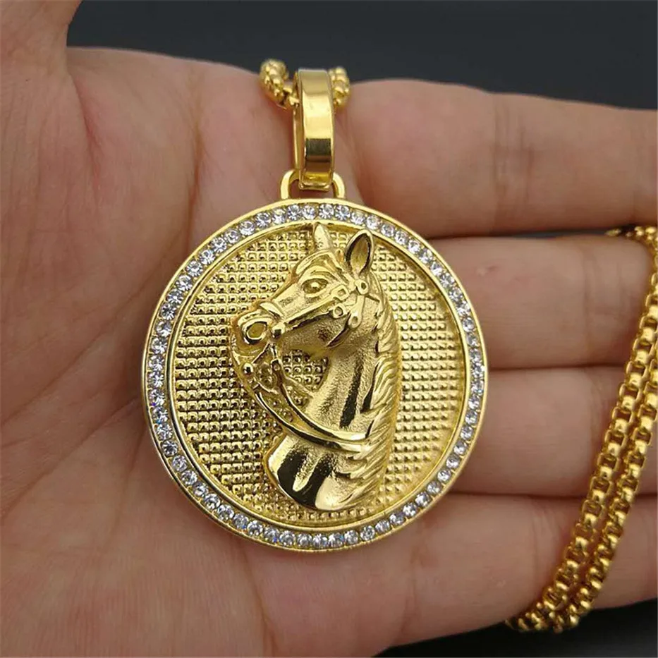 

Jockey Club Horse Head Pendants Necklaces For Women/Men Gold Color Stainless Steel Round Coin Iced Out Bling Hip Hop Jewelry