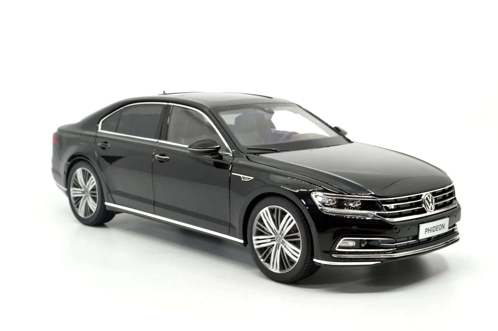 Paudi модель 1/18 1:18 Масштаб Volkswagen Phideon черная литая модель автомобиля Игрушечная модель автомобиля открываются двери