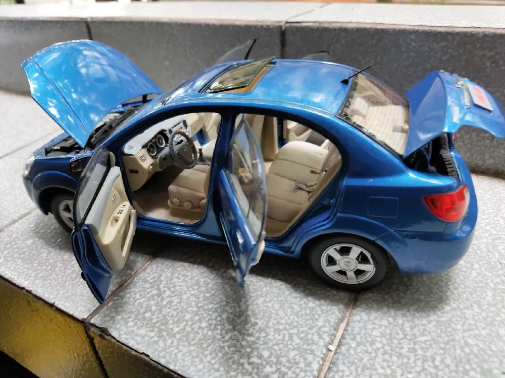 1:18 литая под давлением модель для Kia Rio 2007 синий седан редкий сплав игрушечный автомобиль миниатюрная Коллекция подарков