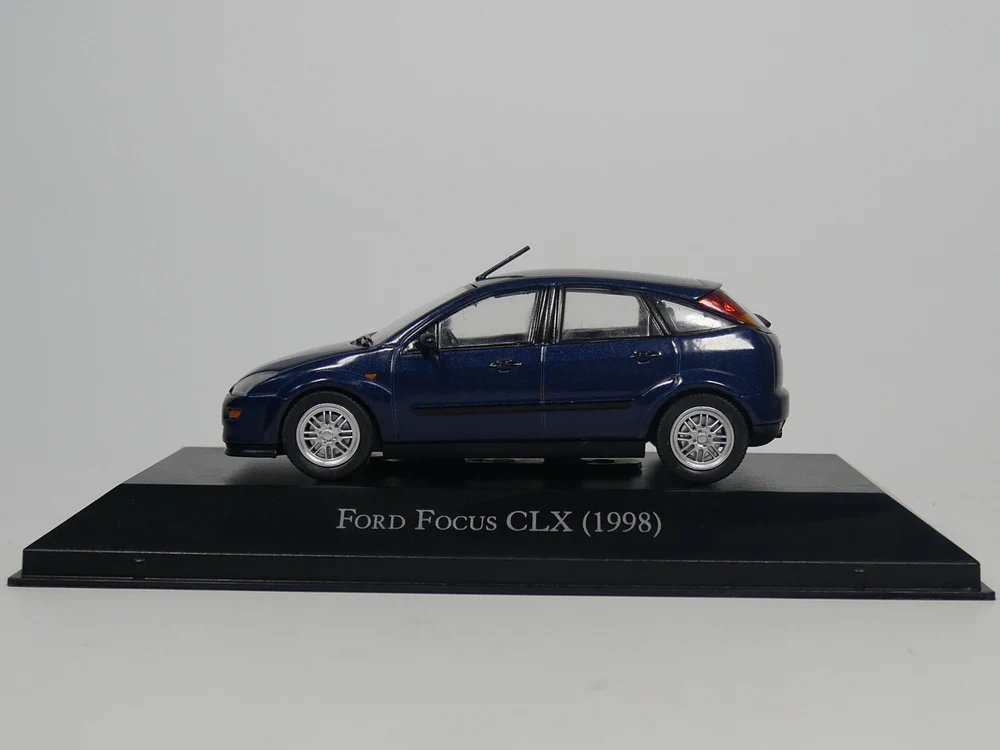 Ixo 1:43 Ford GLX 1998 литой модельный автомобиль