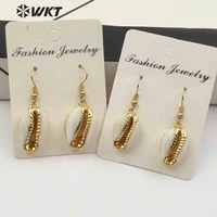 wt e163 wkt wholesale fashion lovely hot cowrie earrings genuine tiny cowrie earrings with gold color