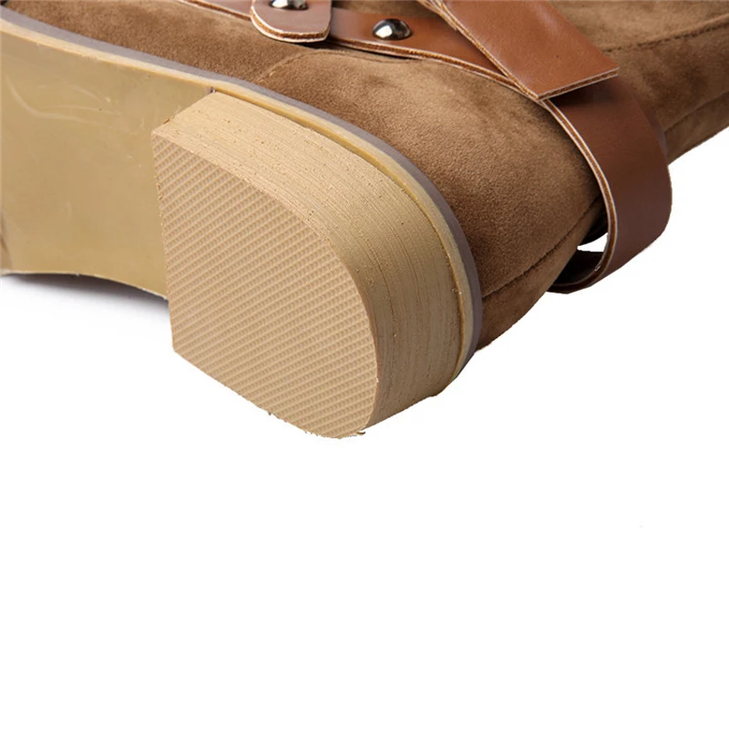 Женские ботинки с заклепками кожаные ботильоны зимние Бархатные круглым носком