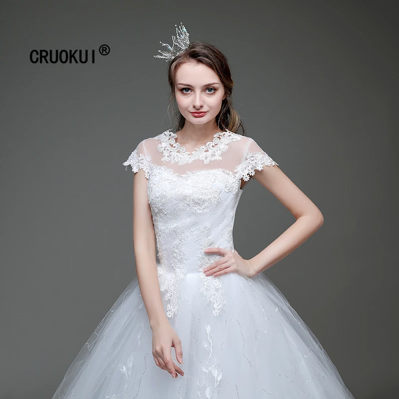 CRUOKUI винтажные кружевные свадебные платья с коротким рукавом и длинным шлейфом