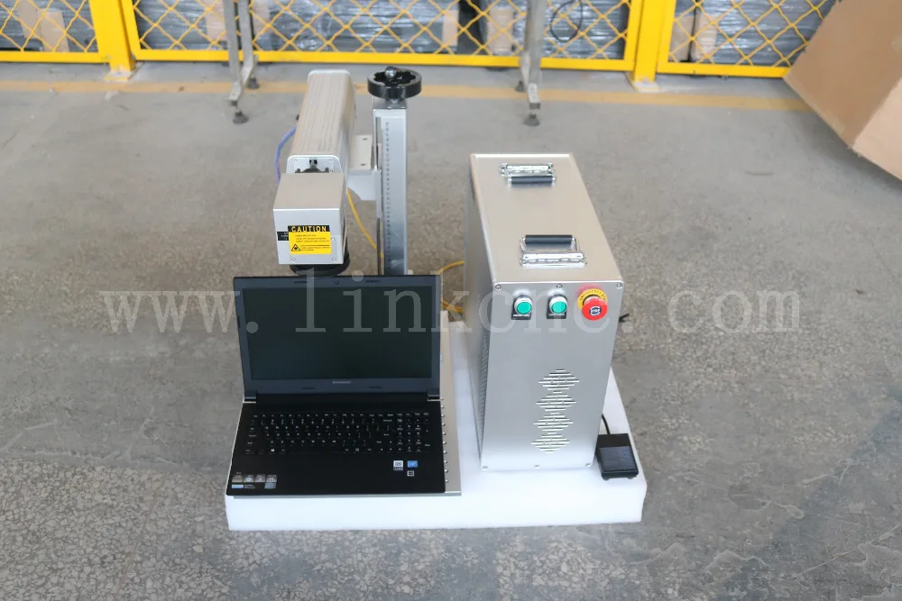 Высококачественная волоконная лазерная маркировочная машина цена для