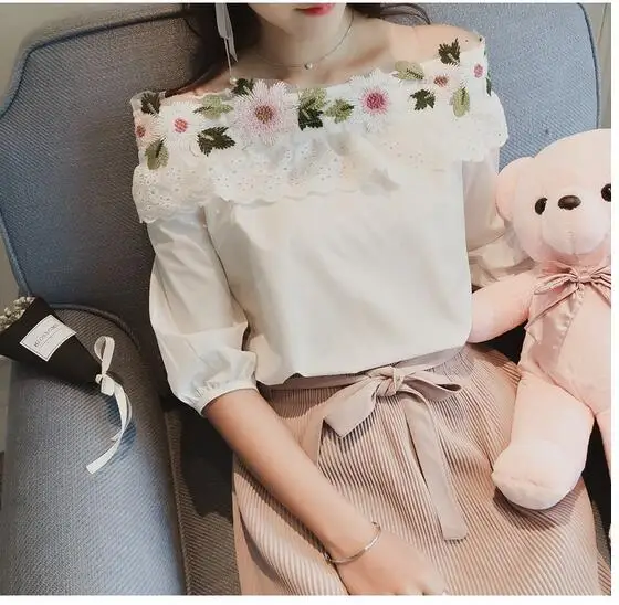 Женский топ с открытыми плечами белый Повседневный Топ цветочной вышивкой и