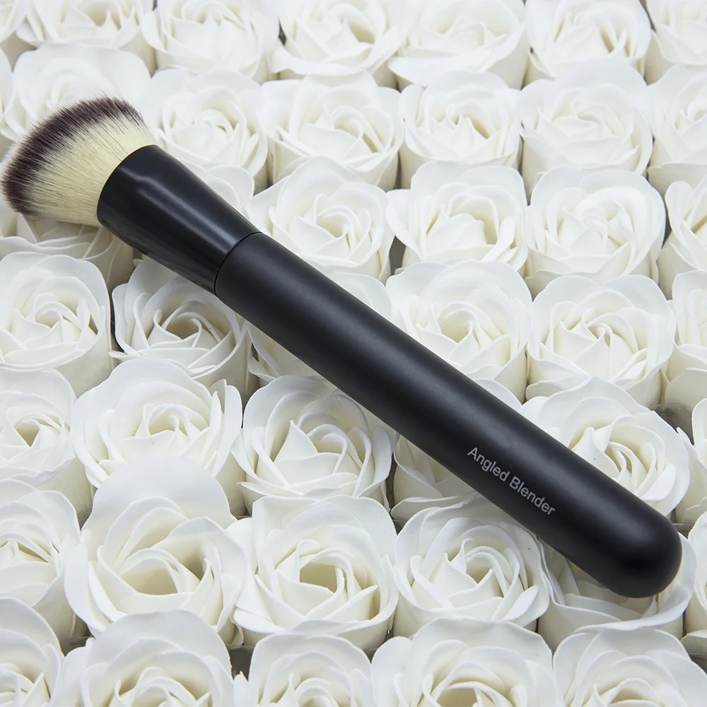 Угловая Кисть для контуринга тональной основы косметического жидкого