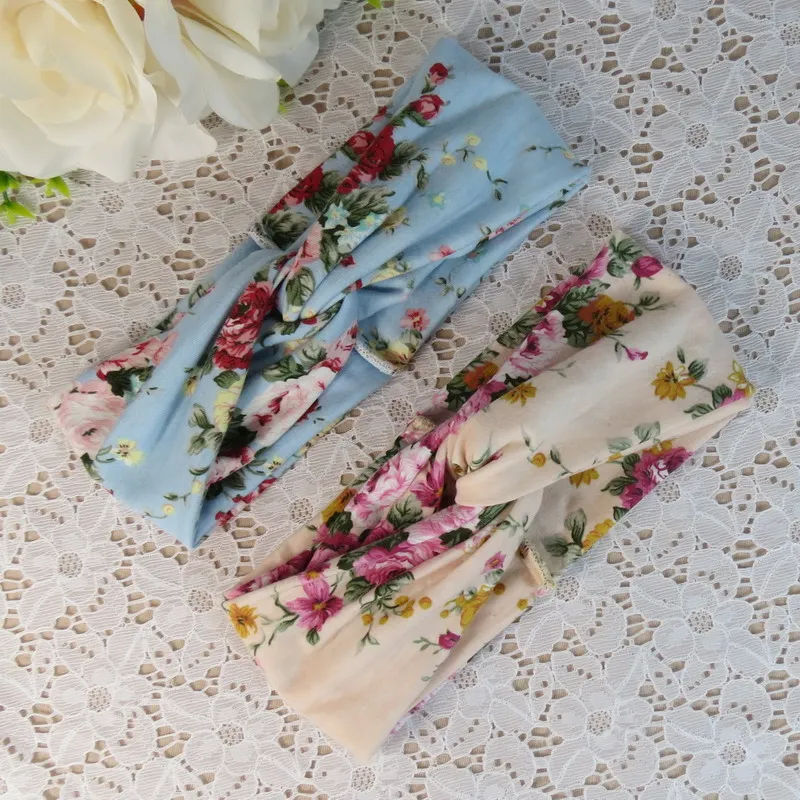 Повязка на голову женская широкая эластичная лента с узлом цветочным принтом