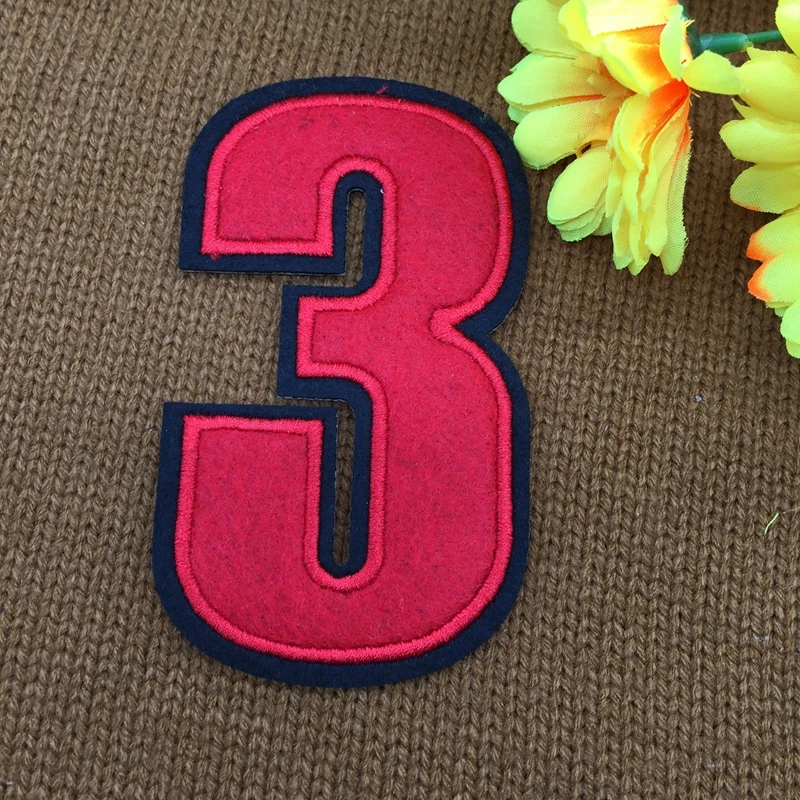 Розничная продажа ~ 1 шт. футболист рубашка поло Красный значок нашивки Железный