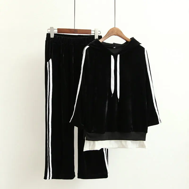 Женский вельветовый костюм из двух предметов свитер в полоску с капюшоном и