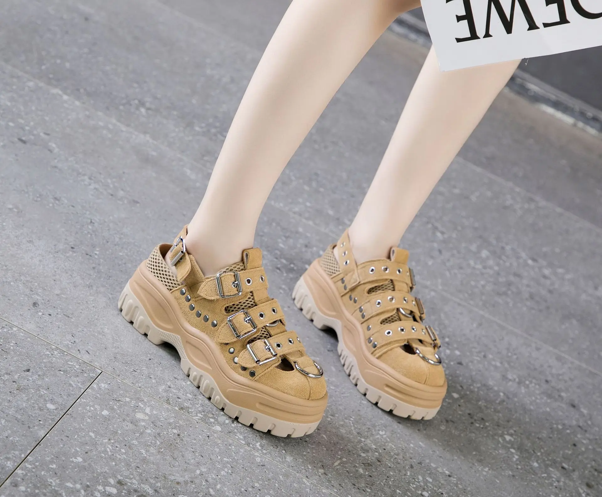 Повседневная обувь; женские босоножки с заклепками на платформе; zapatos de mujer; chaussures femme; женская обувь на массивном каблуке; sandalias mujer;