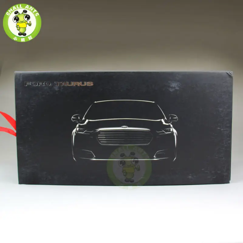 Модель литая автомобиля Ford Taurus 1:18 для коллекции подарков хобби серебро | Игрушки
