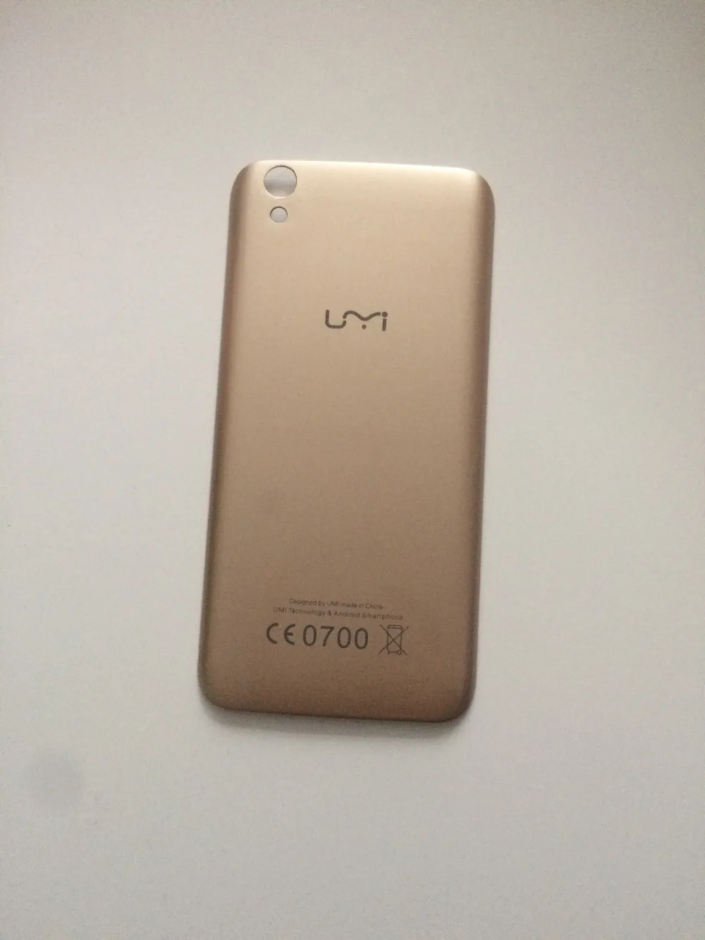 

Б/у аккумуляторная крышка задняя крышка для Umi Diamond 5,0 дюймов 1280x720 HD MTK6753 Восьмиядерный Бесплатная доставка