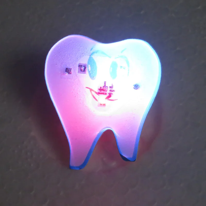 Стоматологический значок simle стоматологическая клиника подарок тип зуба