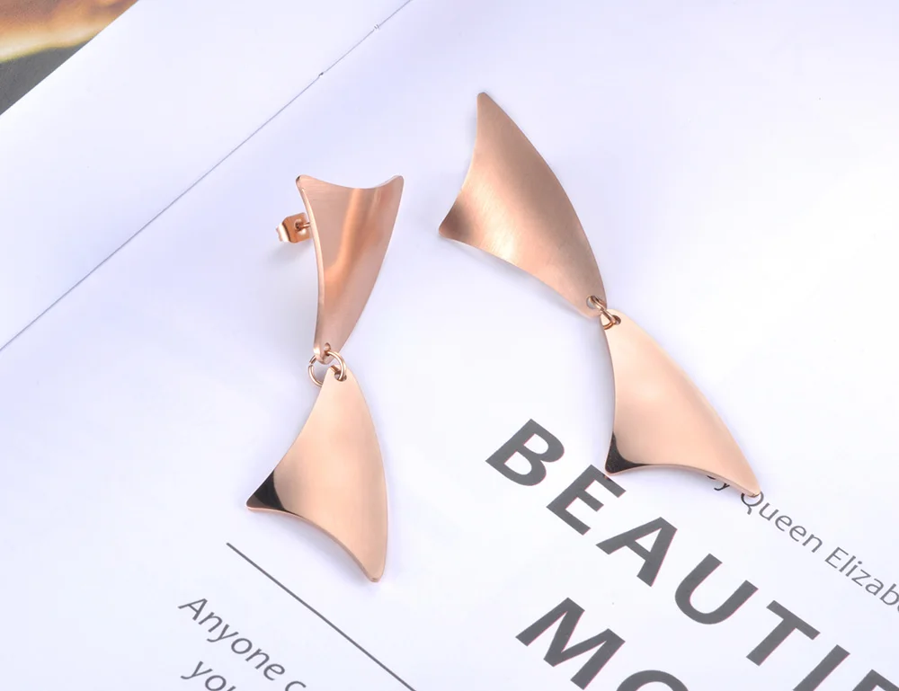 Женские серьги из нержавеющей стали JeeMango с изогнутой двойной треугольной