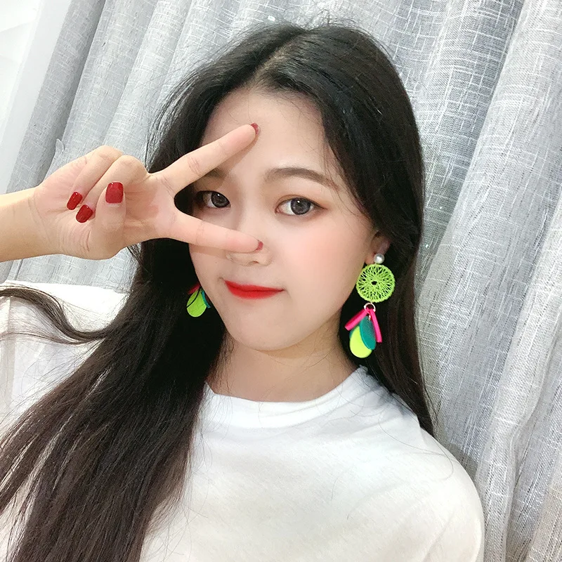 

DREJEW Contrast Color Round Acrylic Sheet Statement Earrings Pearl Alloy Drop Earrings for Women Wedding Christmas Jewelry E6541