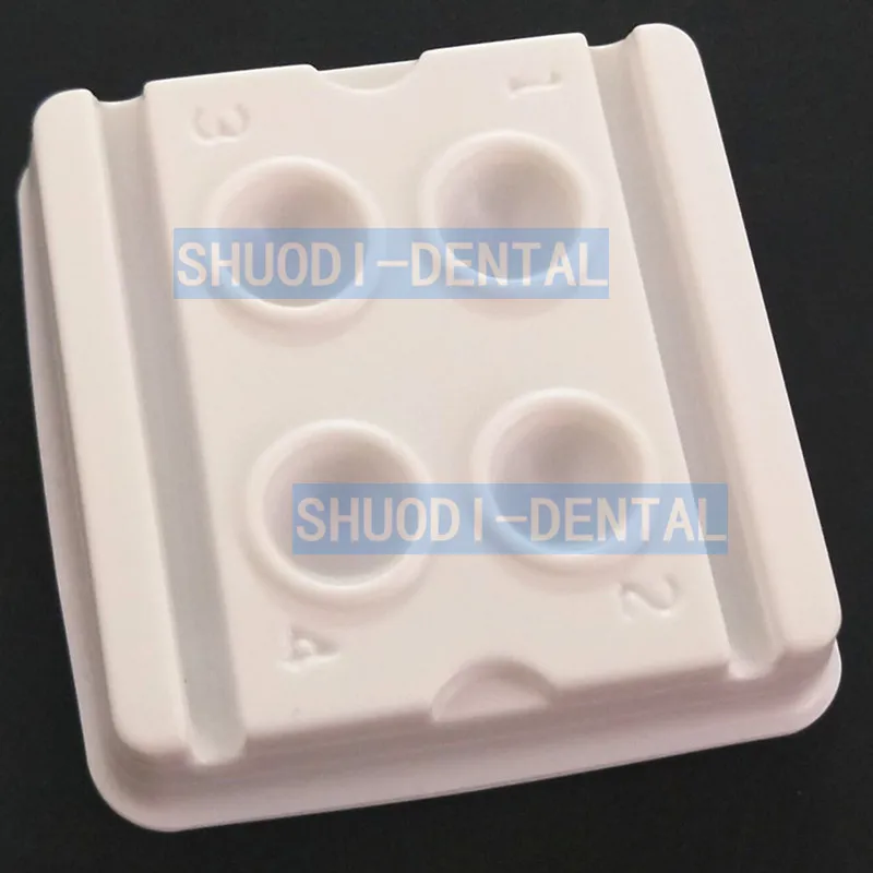 

50 PCS Dental Disposable Lab Mixing Wells Dental Mixing 2/4 Wells Porcelain Mixing Disposable Bonding Resin Adhesive 2/4 holes