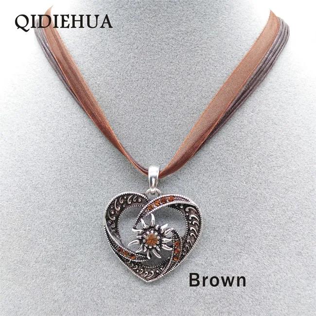 brown QIDIEHUA модное колье на веревочке в стиле бохо, античное серебряное ожерелье в форме сердца эдельвейса, Подвеска для женщин, блестящие разноцветные стразы, ожерелье - Окраска металла: brown