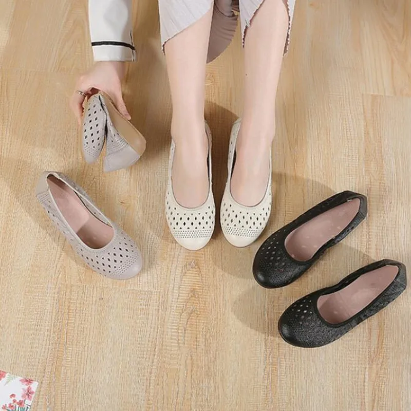 

Light Comfortable Breathable Hollow Hole Shoes Cowhide Leather Sandals 2019 New Summer Flat Shoes Fashion Casual Sandals