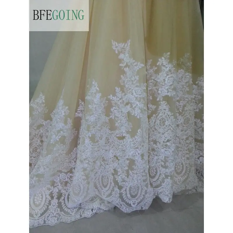 Бокал для шампанского с фатиновой юбкой белое кружевное ТРАПЕЦИЕВИДНОЕ