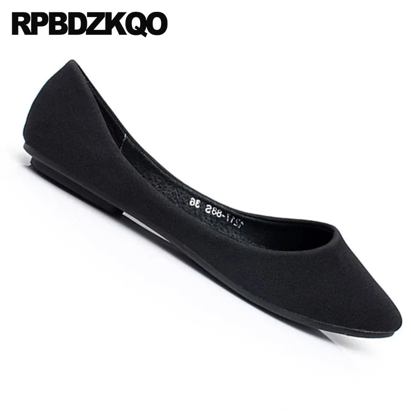 Женские дизайнерские туфли на плоской подошве черные с острым носком желтые