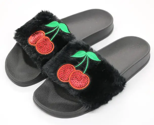 Black with Cherry COOLSA/Новое поступление; женские меховые тапочки; тапочки из искусственного меха; нескользящие плюшевые модные тапочки; пушистые домашние Шлепанцы из флока на плоской подошве - Цвет: Black with Cherry