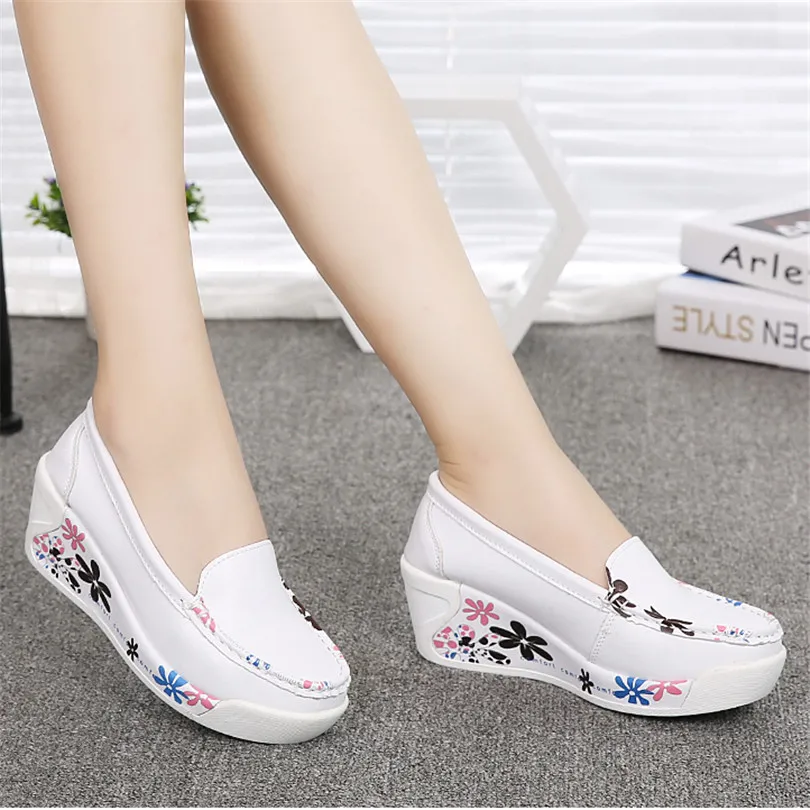 ЛИН КОРОЛЬ Моды Стиль женские Весенние Туфли Скользит Случайные Пу Кожа Качели