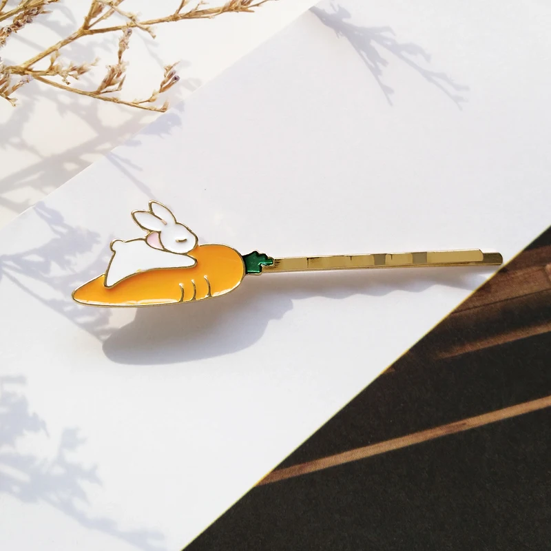 Japanese fun cute little white rabbit carrot girl wind word hairpin sweet wild student side clip |