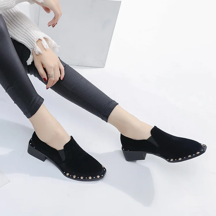 Женские бархатные туфли лодочки на среднем каблуке черные/зеленые брендовые